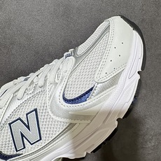 新百伦 New Balance 530 复古跑鞋 小红书爆款 官网售罄 这双鞋确实是NB家经典复古款式之一,以全新科技诠 新百伦 New Balance 530 复古跑鞋 小红书爆款 官网售罄 这双鞋确实是NB家经典复古款式之一,以全新科技诠