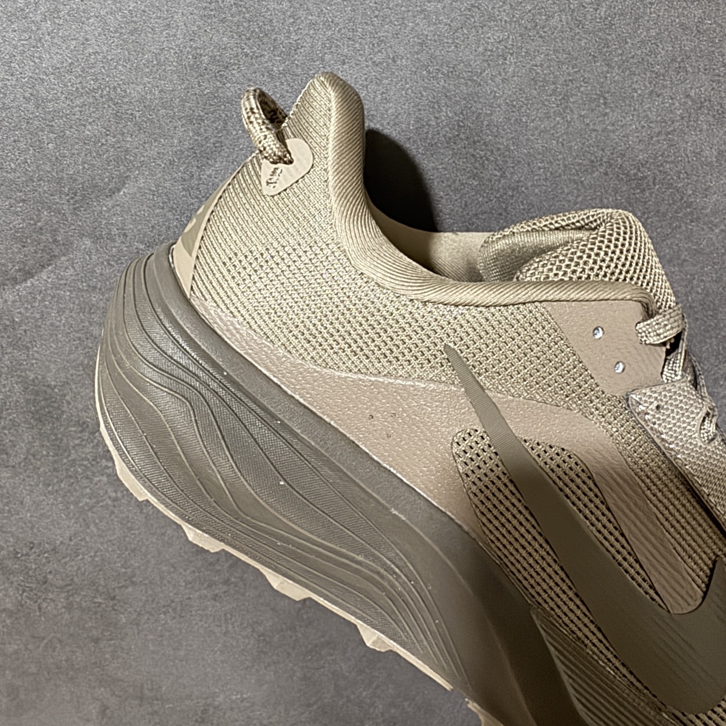 Nike ACG PEGASUS TRAIL Next Nature 越野跑步鞋 登月兼顾迅疾外观和稳固脚感 后跟覆面和
