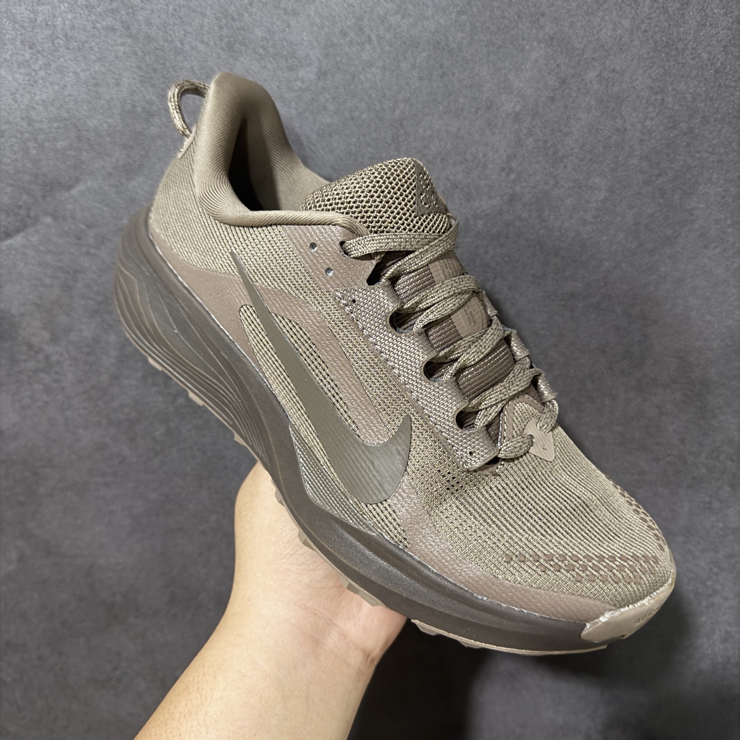 Nike ACG PEGASUS TRAIL Next Nature 越野跑步鞋 登月兼顾迅疾外观和稳固脚感 后跟覆面和