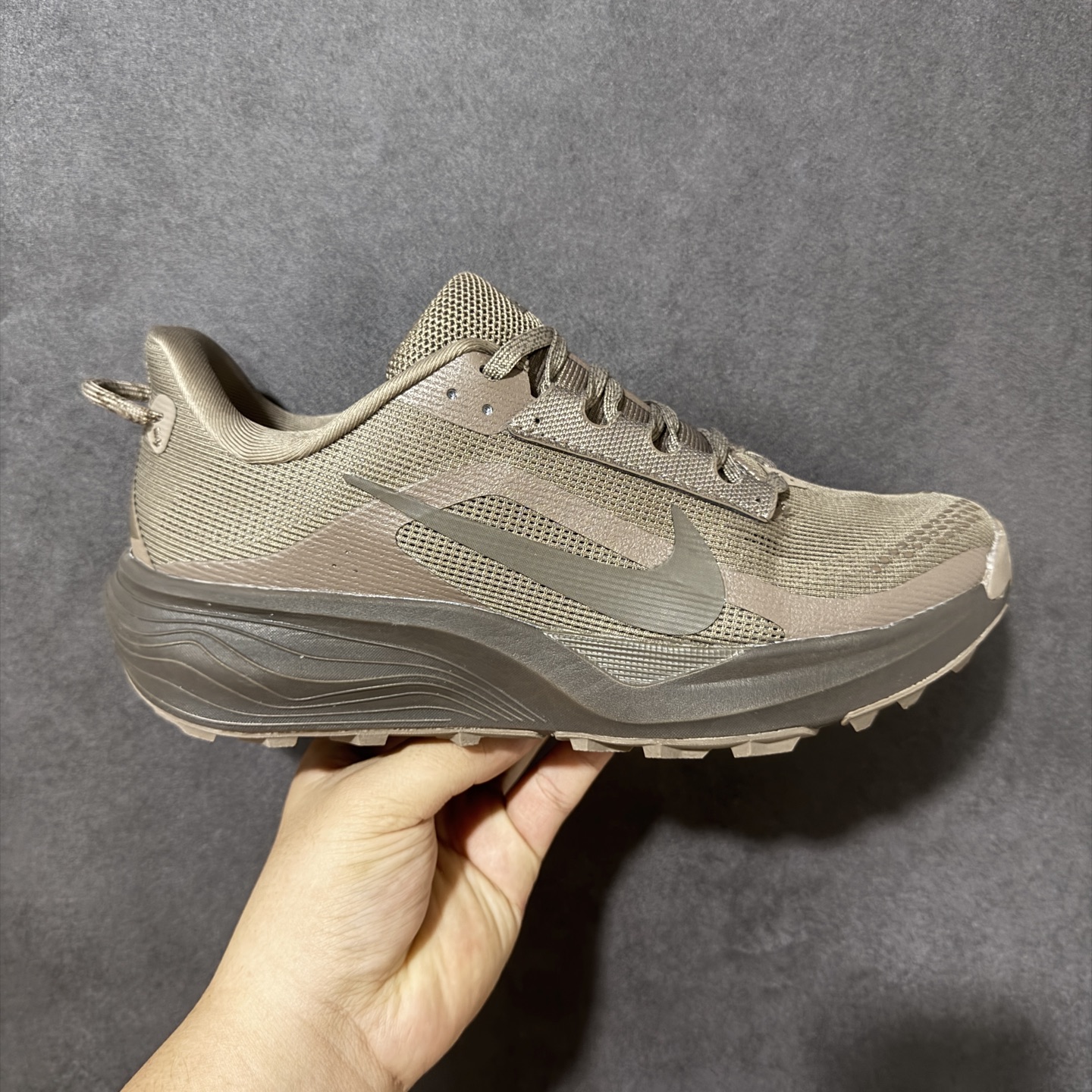 Nike ACG PEGASUS TRAIL Next Nature 越野跑步鞋 登月兼顾迅疾外观和稳固脚感 后跟覆面和