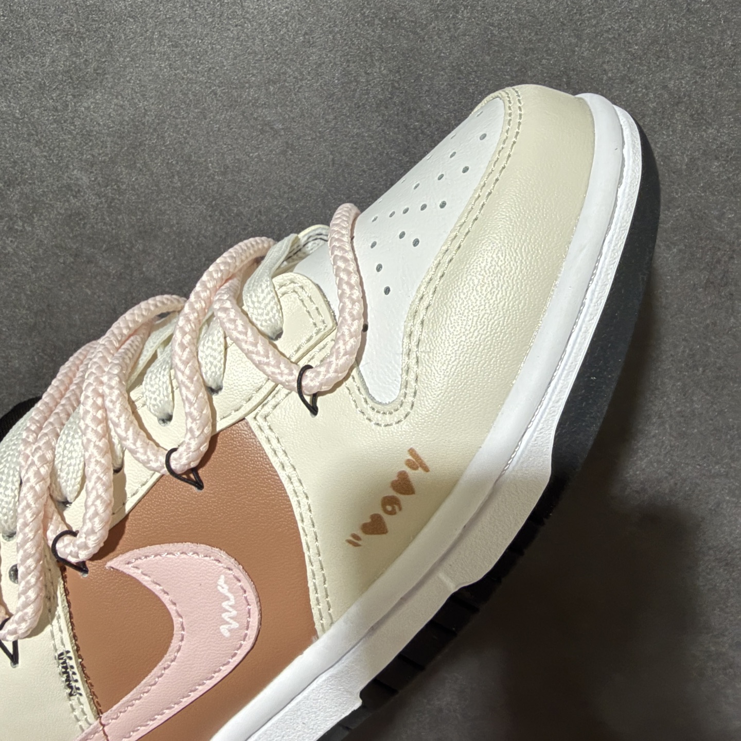 Nike Dunk Low 实力大厂出品 新配色陆续开发 利润个位数只为口碑 全套原纸板楦头开发 确保原汁原味 完美呈现