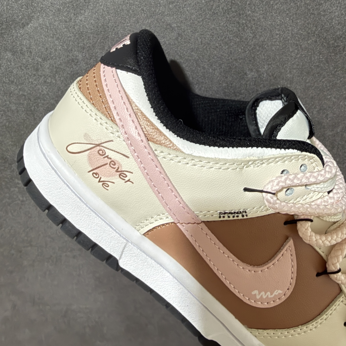 Nike Dunk Low 实力大厂出品 新配色陆续开发 利润个位数只为口碑 全套原纸板楦头开发 确保原汁原味 完美呈现