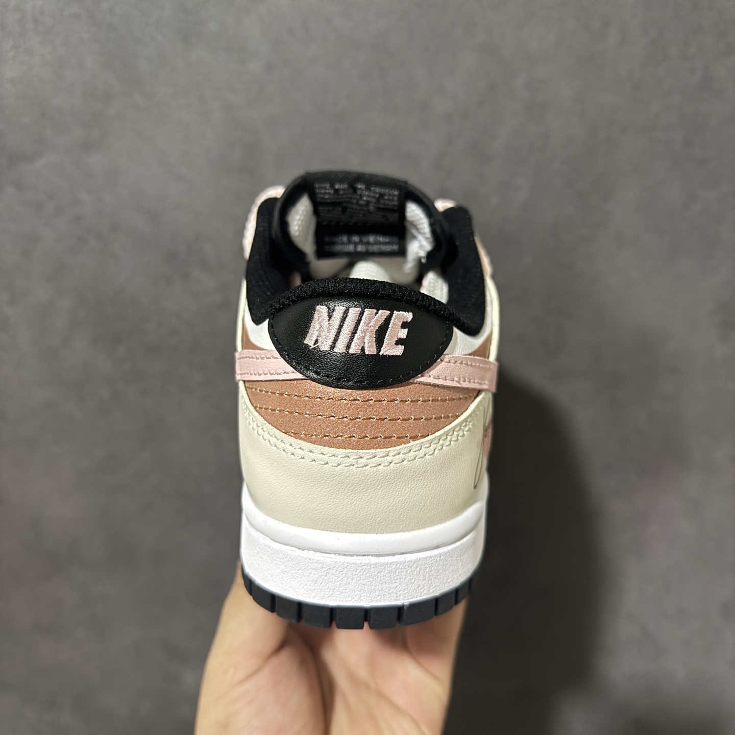 Nike Dunk Low 实力大厂出品 新配色陆续开发 利润个位数只为口碑 全套原纸板楦头开发 确保原汁原味 完美呈现