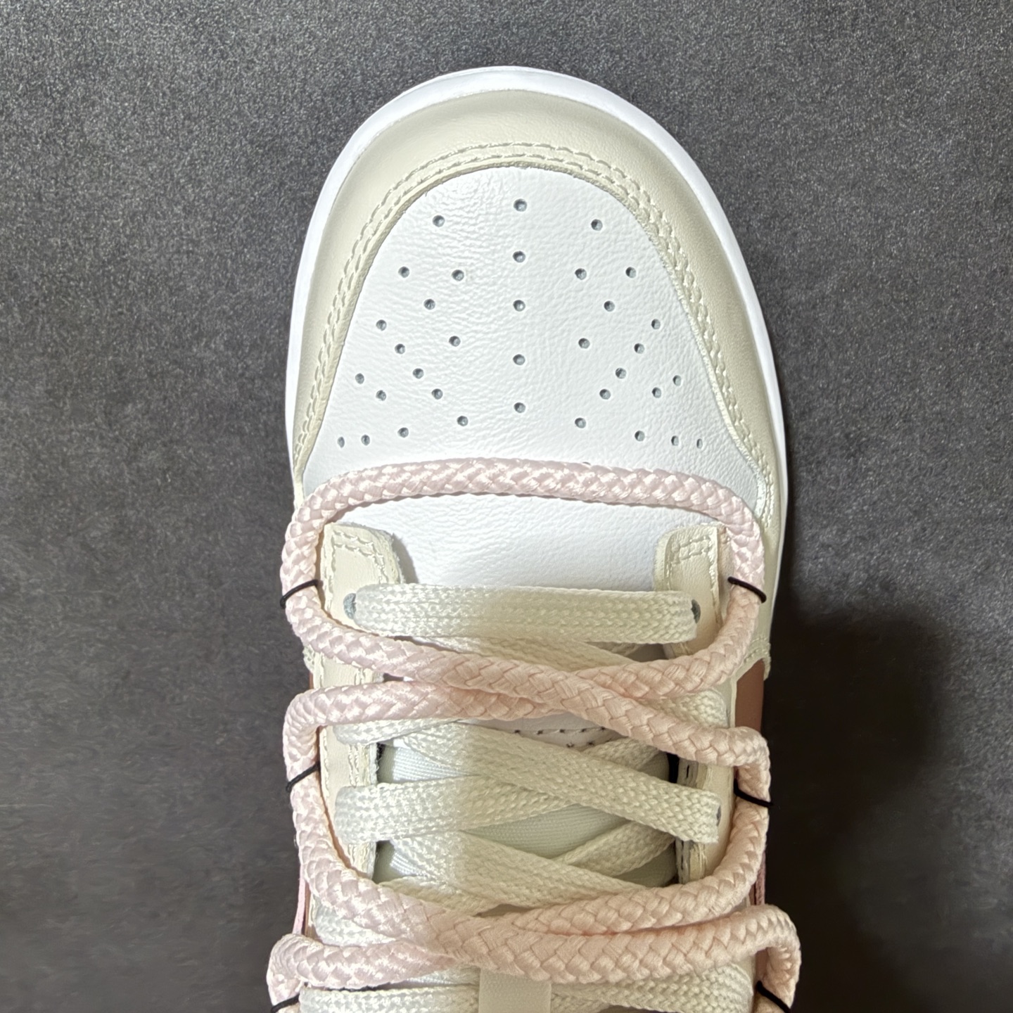 Nike Dunk Low 实力大厂出品 新配色陆续开发 利润个位数只为口碑 全套原纸板楦头开发 确保原汁原味 完美呈现