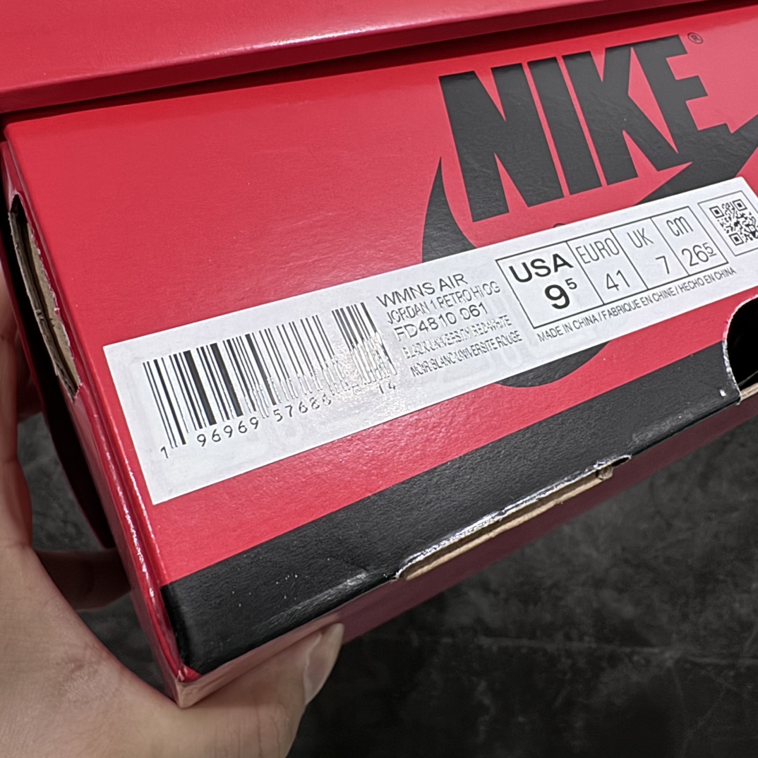 图片[9]-【新DT版】 Air Jordan 1 Retro High OG \” Satin Bred \” 禁穿黑红丝绸 AJ1乔1高帮文化篮球鞋 FD4810-061 ZP开发室高价原版购回 高端外贸零售专供品质 原鞋原楦头纸板开发 原厂气垫 原厂竖纹防尘纸 极致一眼正品既视感 整体楦型最大限度还原公司正品 尺码：36 36.5 37.5 38 38.5 39 40 40.5 41 42 42.5 43 44 44.5 45 46 47.5-选品中心