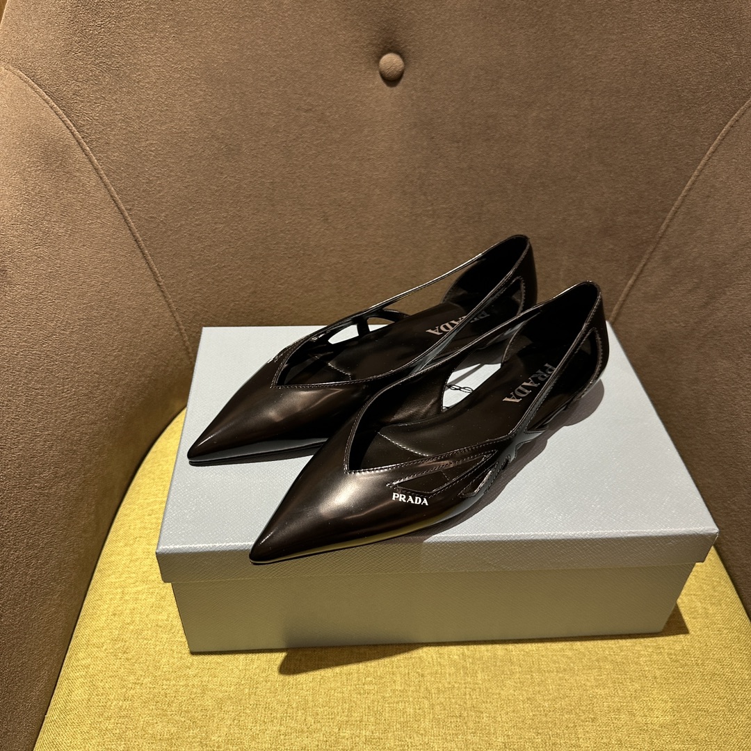 NO:173647,Flat sole open edge vermill hollow style, single shoes19860909平底开边朱 镂空款,单鞋,Women's Shoes