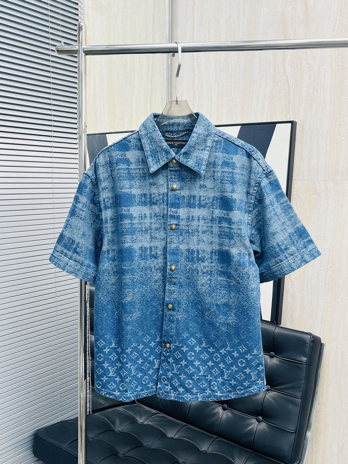 P220 LV*Lvjia 25ss mezclilla nueva. Este denim está lleno de estilo fresco y elegante. Utilizando el patrón Monogram Fa…