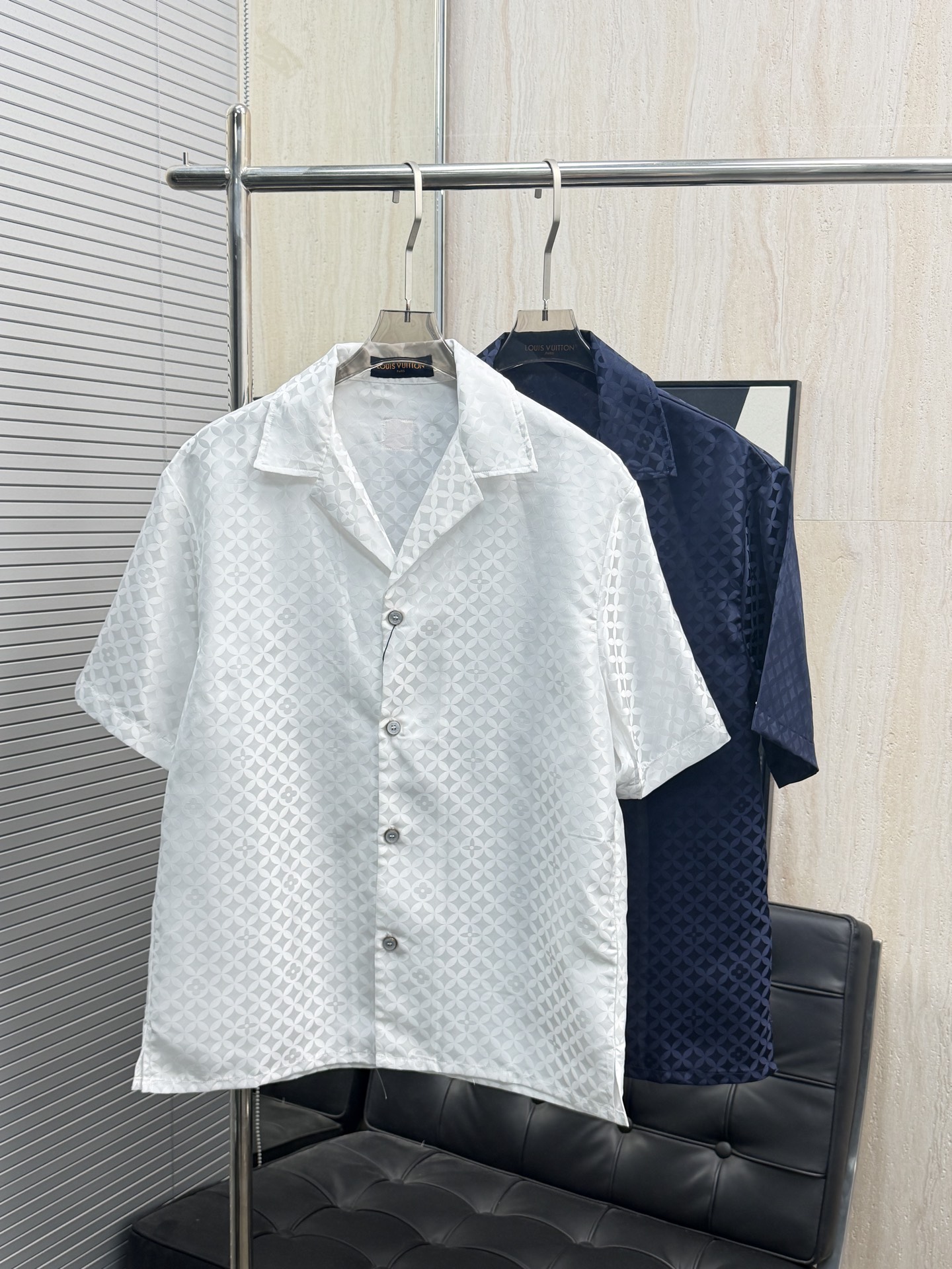 Crafted from jacquard fabric with a subtle sheen, this piece features th - Comprehensive 2