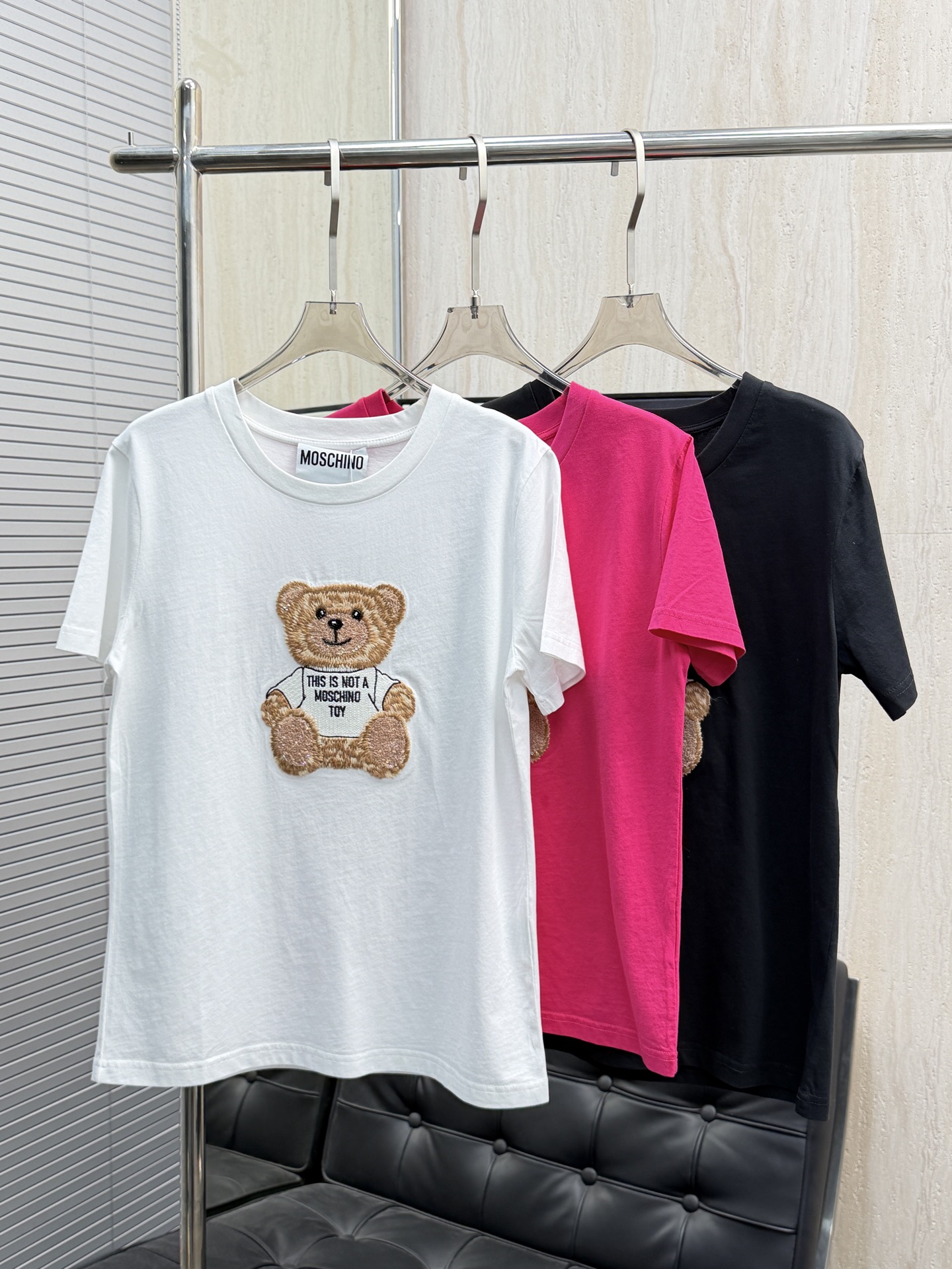 P125 Calidad original Mos* | Nuevo bordado en camiseta de manga corta de 26, corte refinado que favorece mucho la figur…