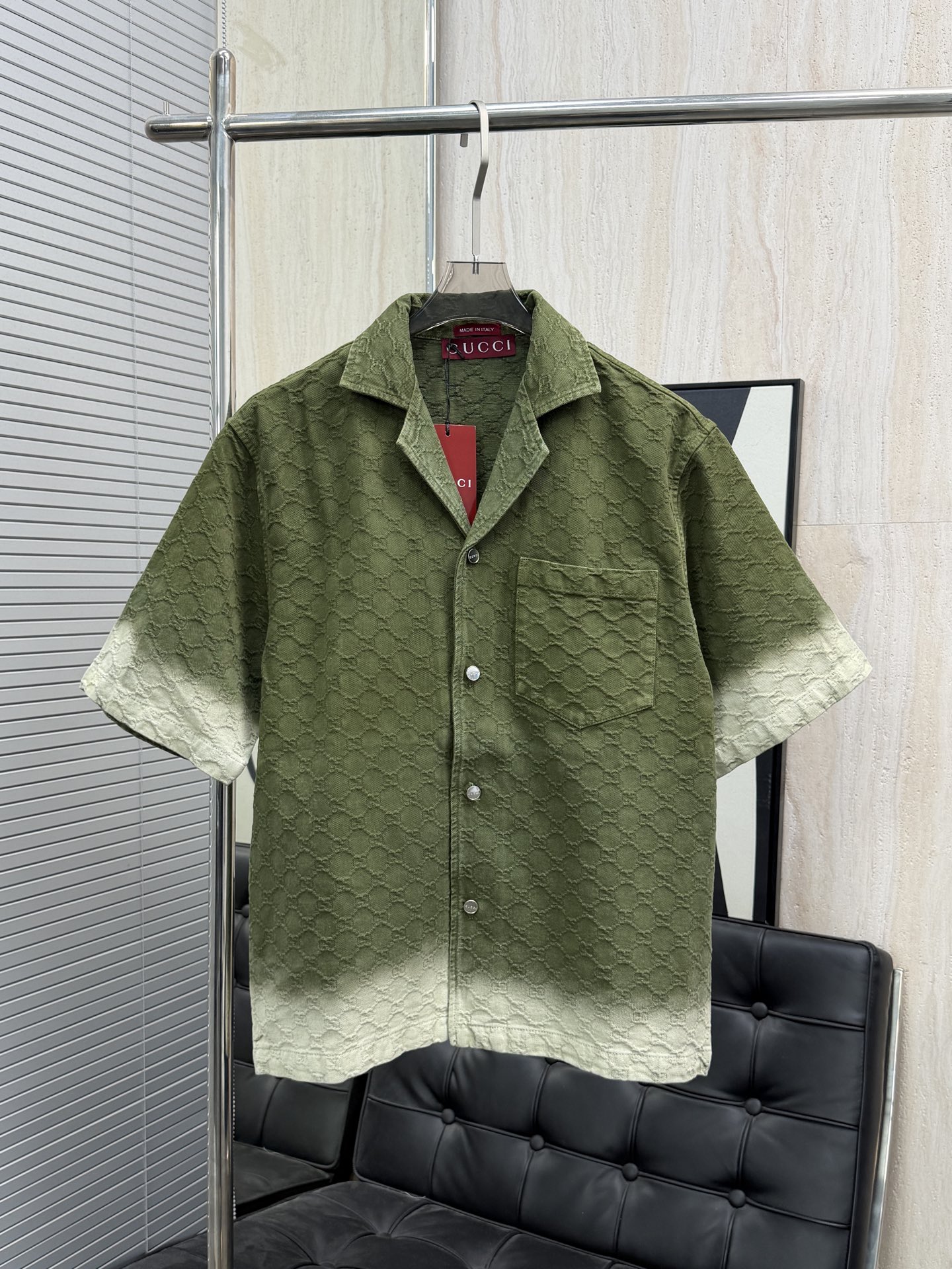 Top detalles verdes P245