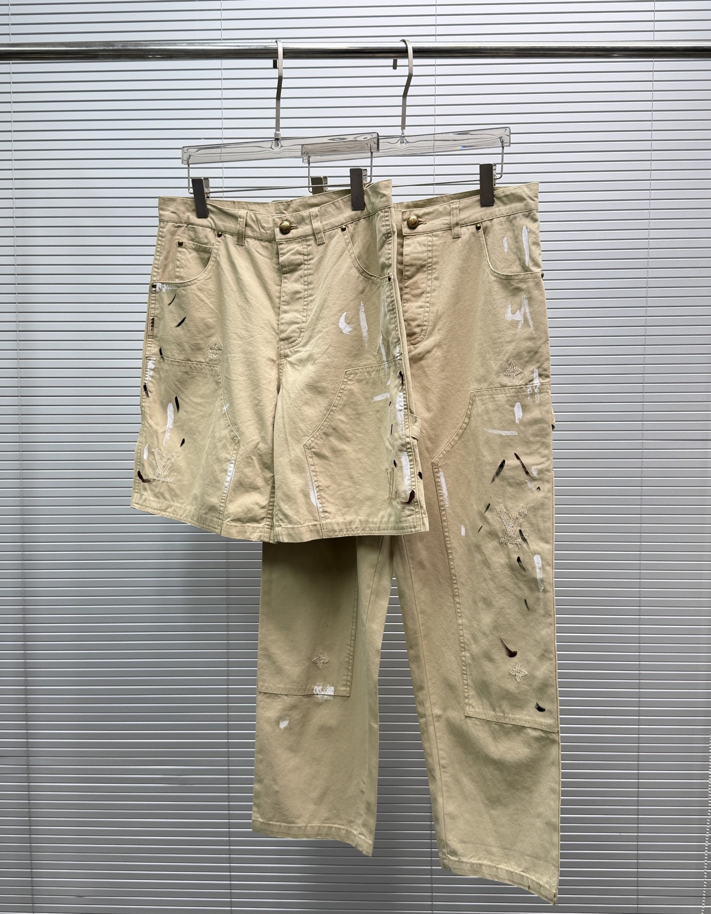 Pantalones cortos P 225, Pantalones largos P 265 LV*26 Nuevo estilo en caqui con pintura a mano y estampado de salpicad…