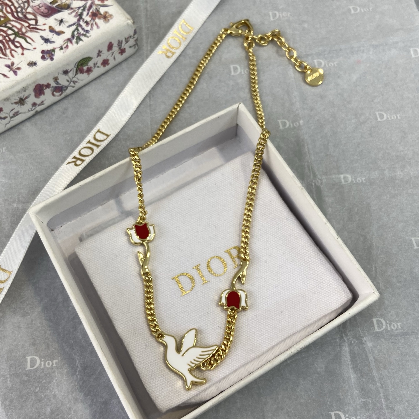 【DX0483】 【D!or collar de paloma y rosa CD】 último modelo de principios de primavera de 2026, ¡es emoción! 😍😍 serie de…