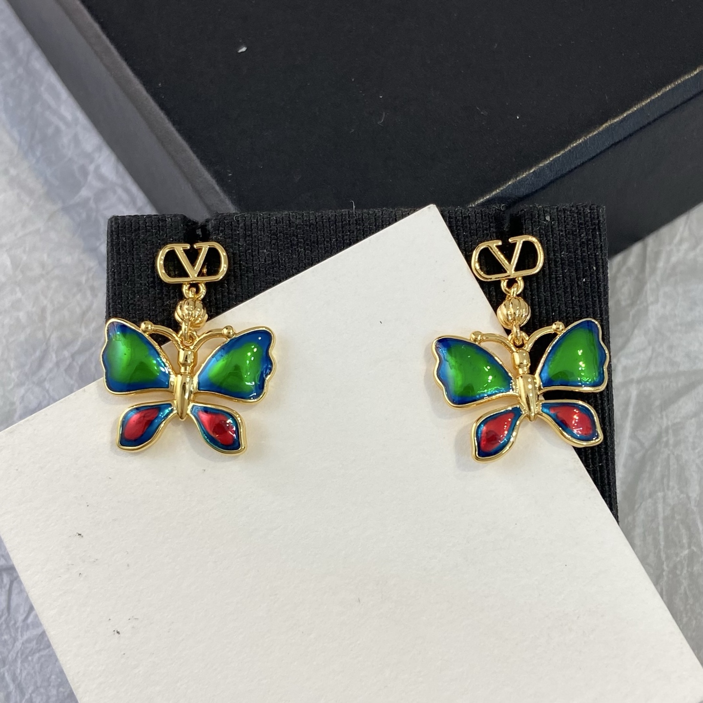 【VE0202】 【V@lentino pendientes de mariposa】 🦋Serie VOULOIRVOLER pendientes de mariposa, metal con esmalte de colores, …