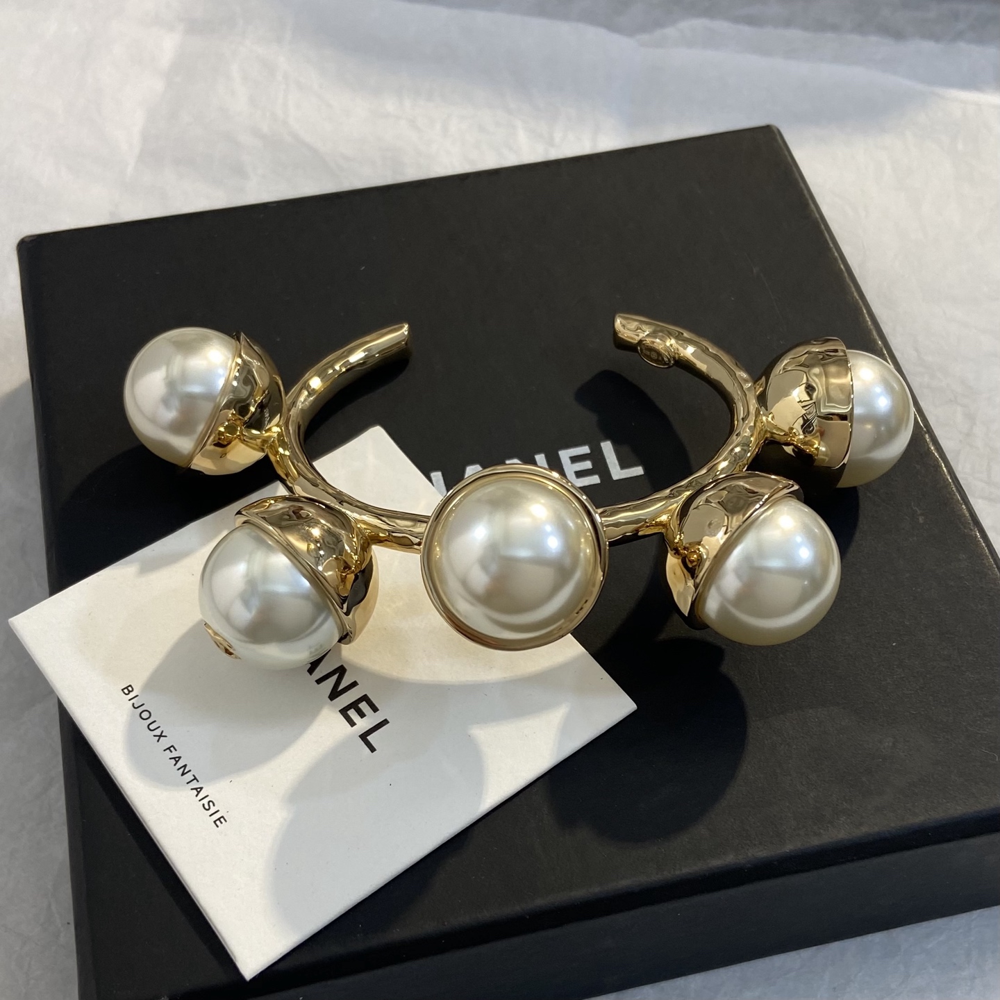 Chanel Bijoux Fantaisie Large Pearl Cuff bracelet Gold-tone metal with creamy white faux pearls One Size Open Cuff fits 15-18cm wrist