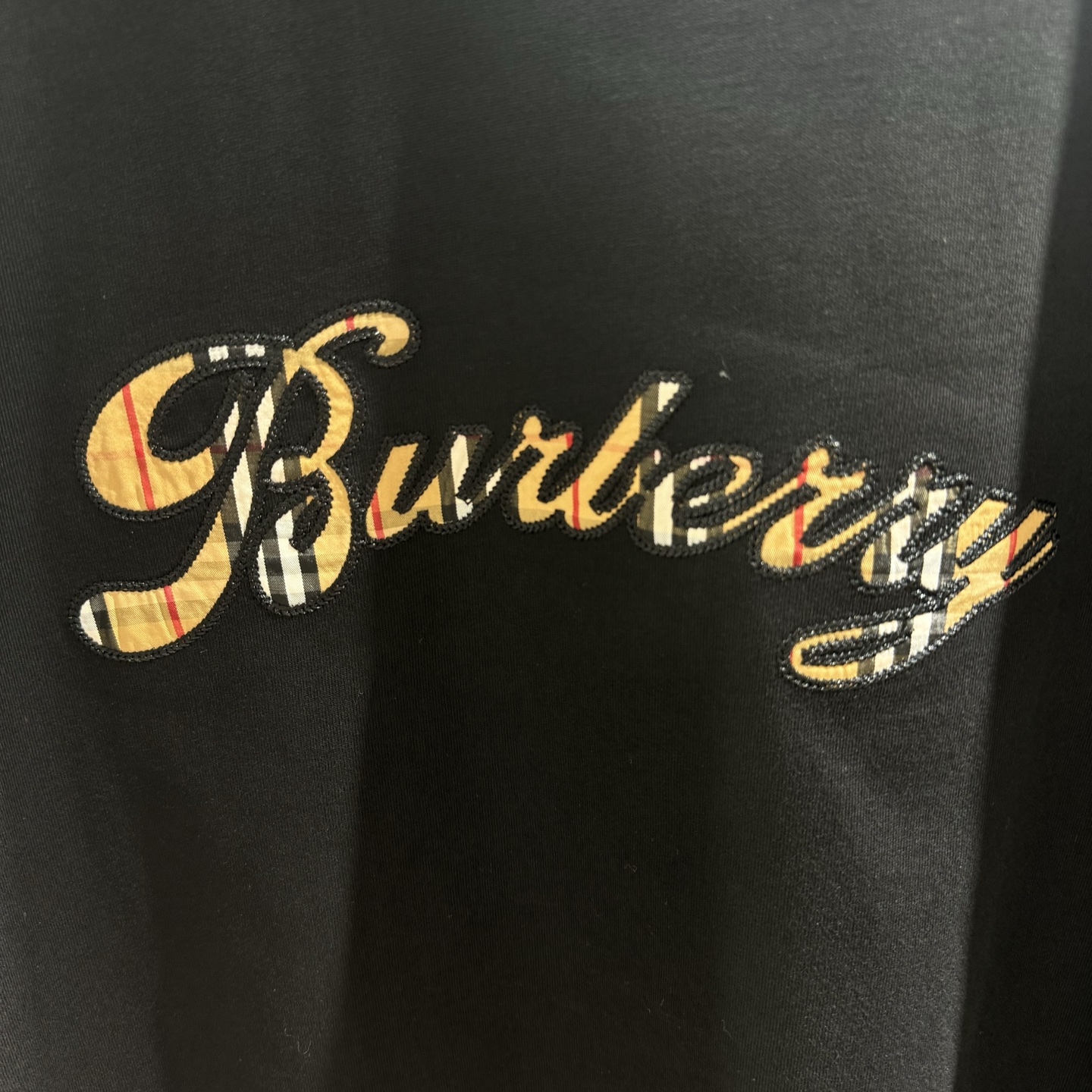 Burberry 26ss BBR巴宝莉早春新款圆领短袖 采用270克纯棉面料 重工贴布刺绣 下摆车章仔