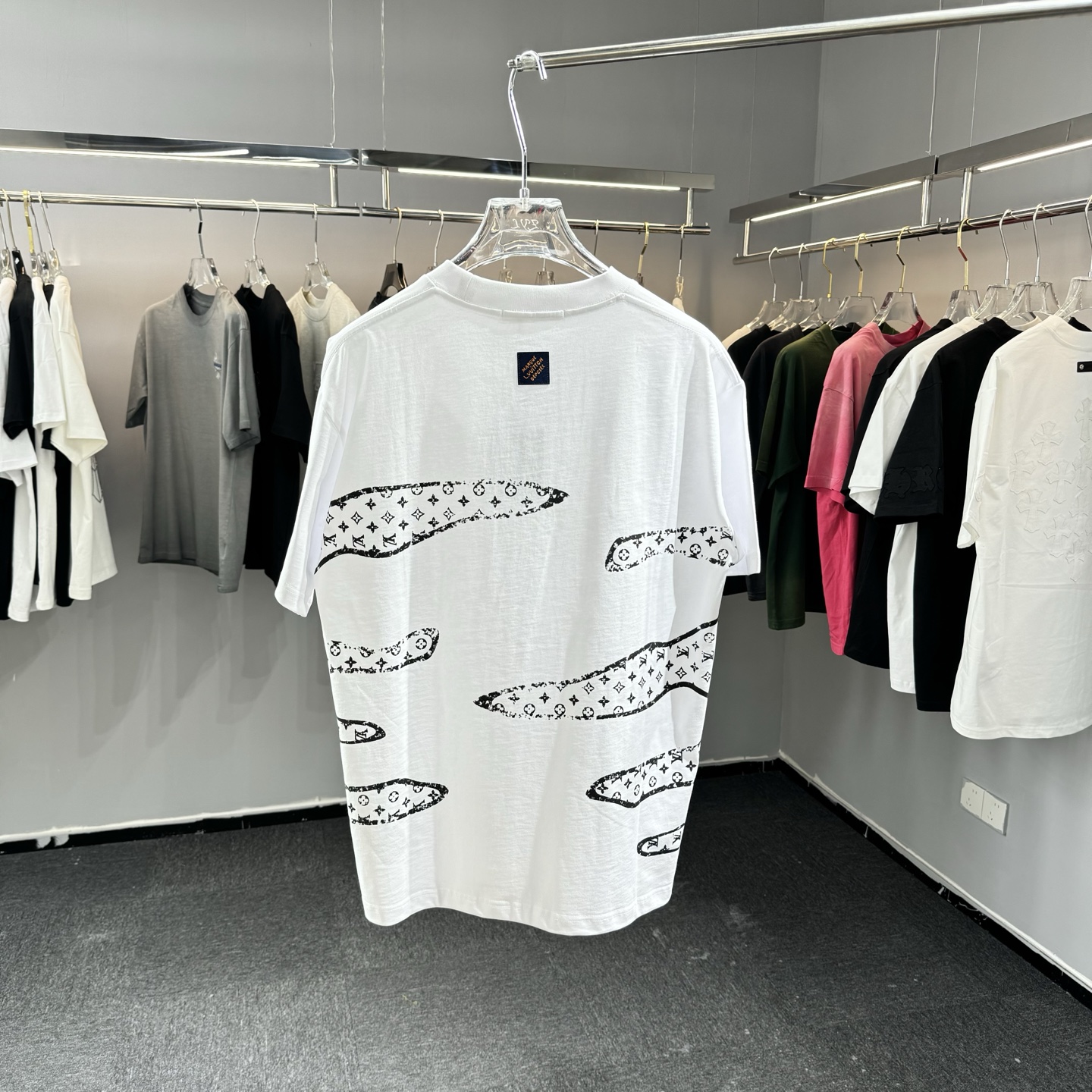 Louis Vuitton 26ss LV驴家早春新款圆领短袖 采用270克纯棉面料