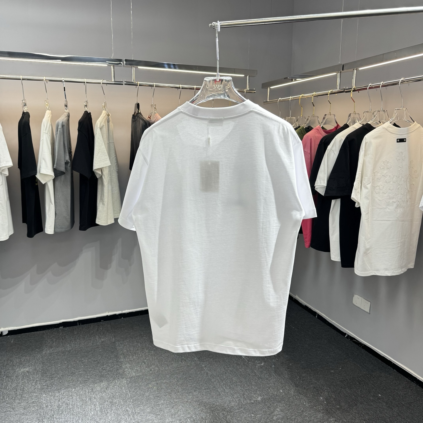 Burberry 26ss BBR巴宝莉 早春新款圆领短袖 采用270克纯棉面料 彩拔印花 战马刺绣