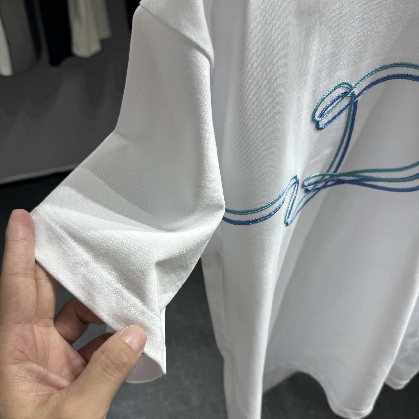 Dior 26ss Dior迪奥 早春新款圆领短袖 采用270克纯棉面料 锁链绣花工艺