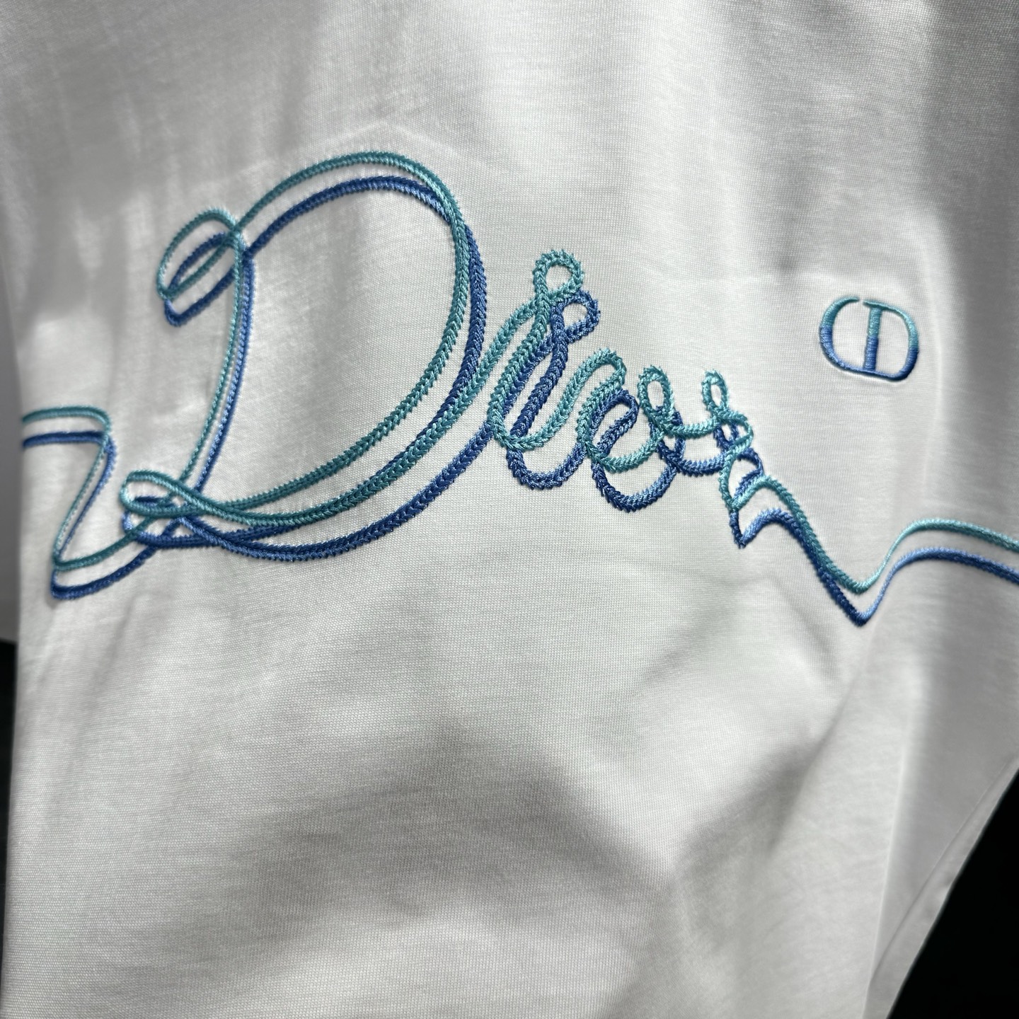 Dior 26ss Dior迪奥 早春新款圆领短袖 采用270克纯棉面料 锁链绣花工艺