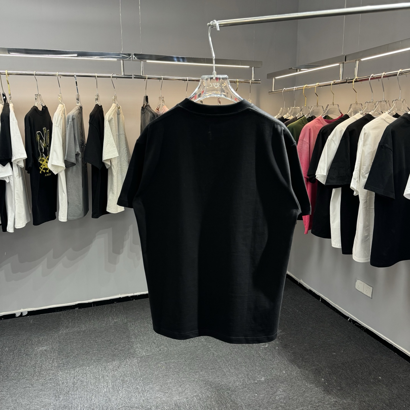 Dior 26ss Dior迪奥 早春新款圆领短袖 采用270克纯棉面料 网点印花 字母绣花工艺