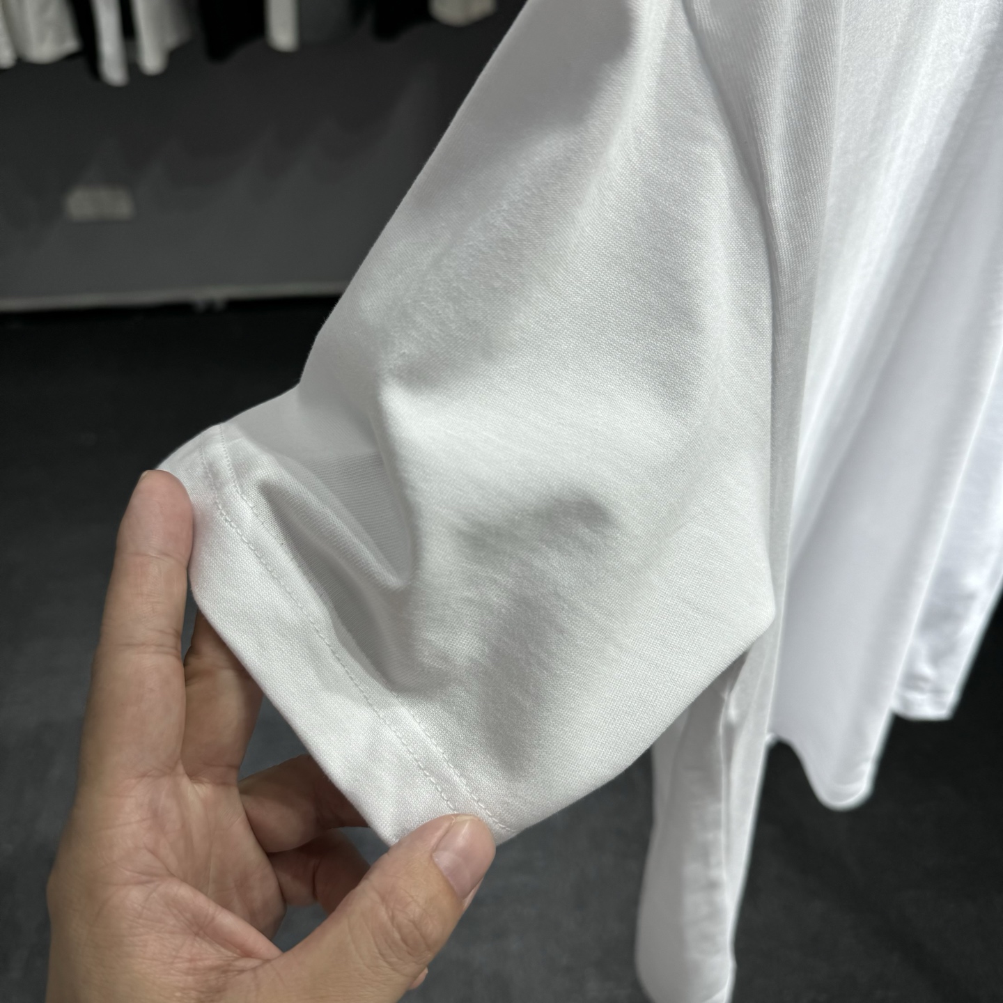 Prada 26ss Prada普拉达 早春新款圆领短袖 采用270克纯棉面料 重工挨针 锁链绣