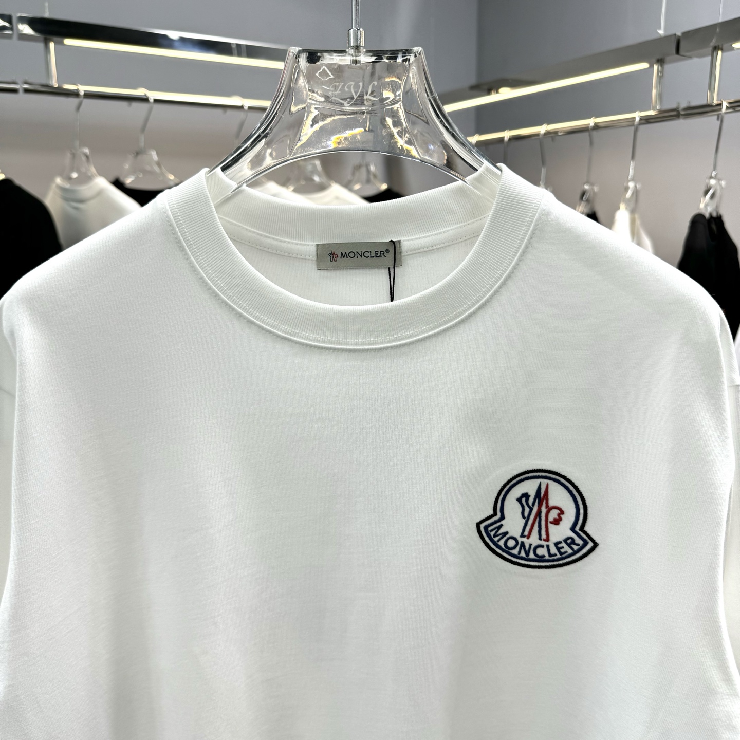 Moncler Moncler 蒙口2026ss春夏新款 270克双纱纯棉面料 圆领短袖 重工中空绣花
