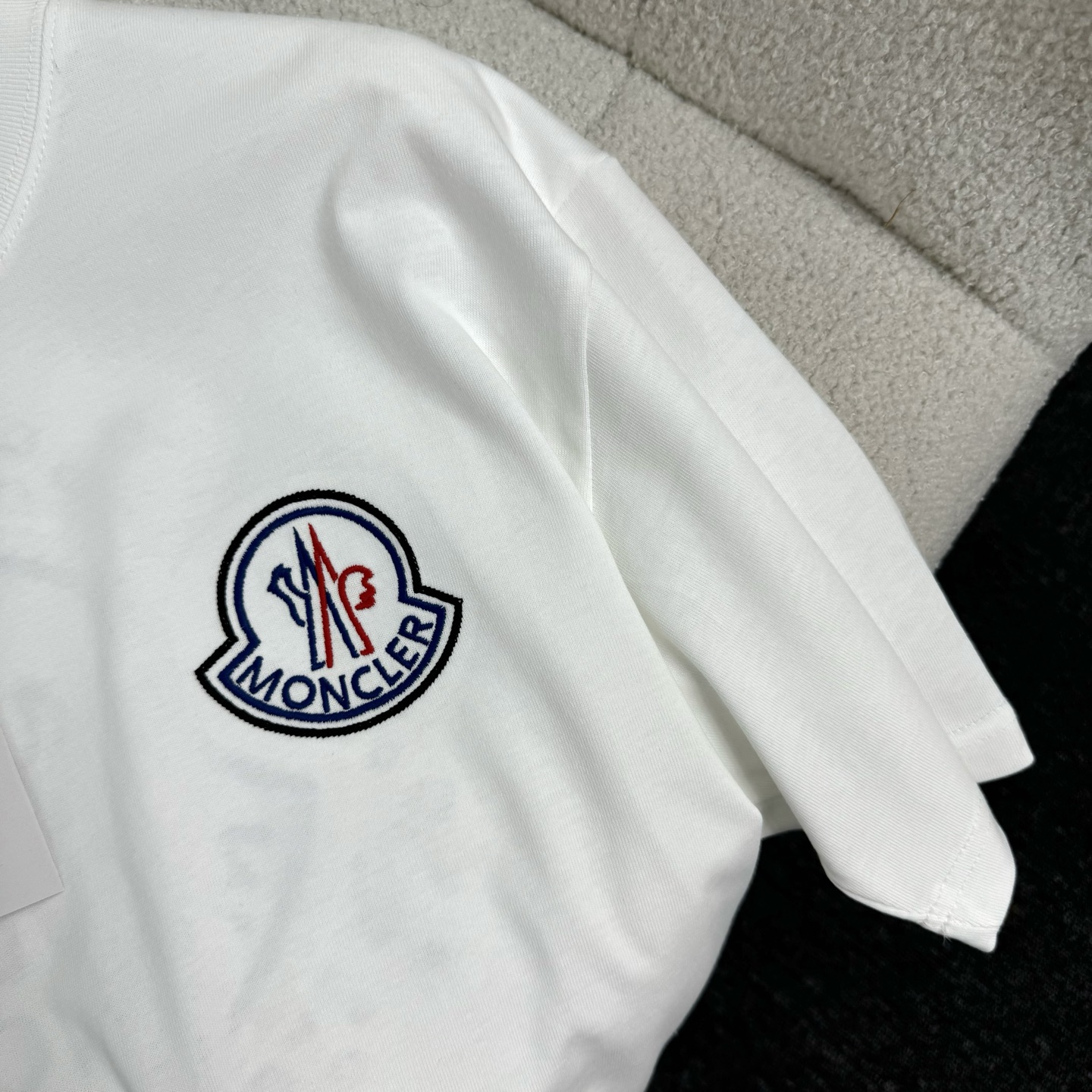 Moncler Moncler 蒙口2026ss春夏新款 270克双纱纯棉面料 圆领短袖 重工中空绣花