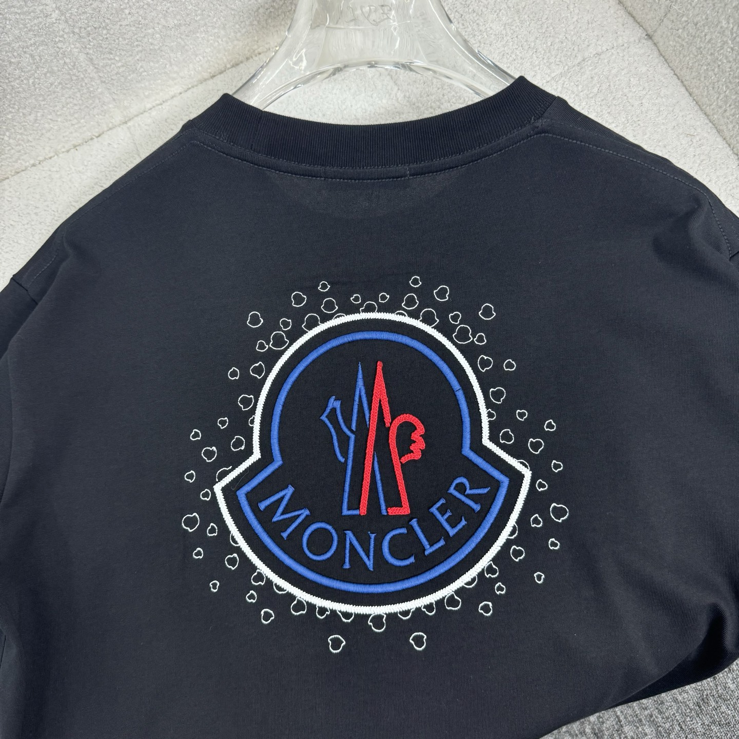 Moncler Moncler 蒙口2026ss春夏新款 270克双纱纯棉面料 圆领短袖 重工中空绣花