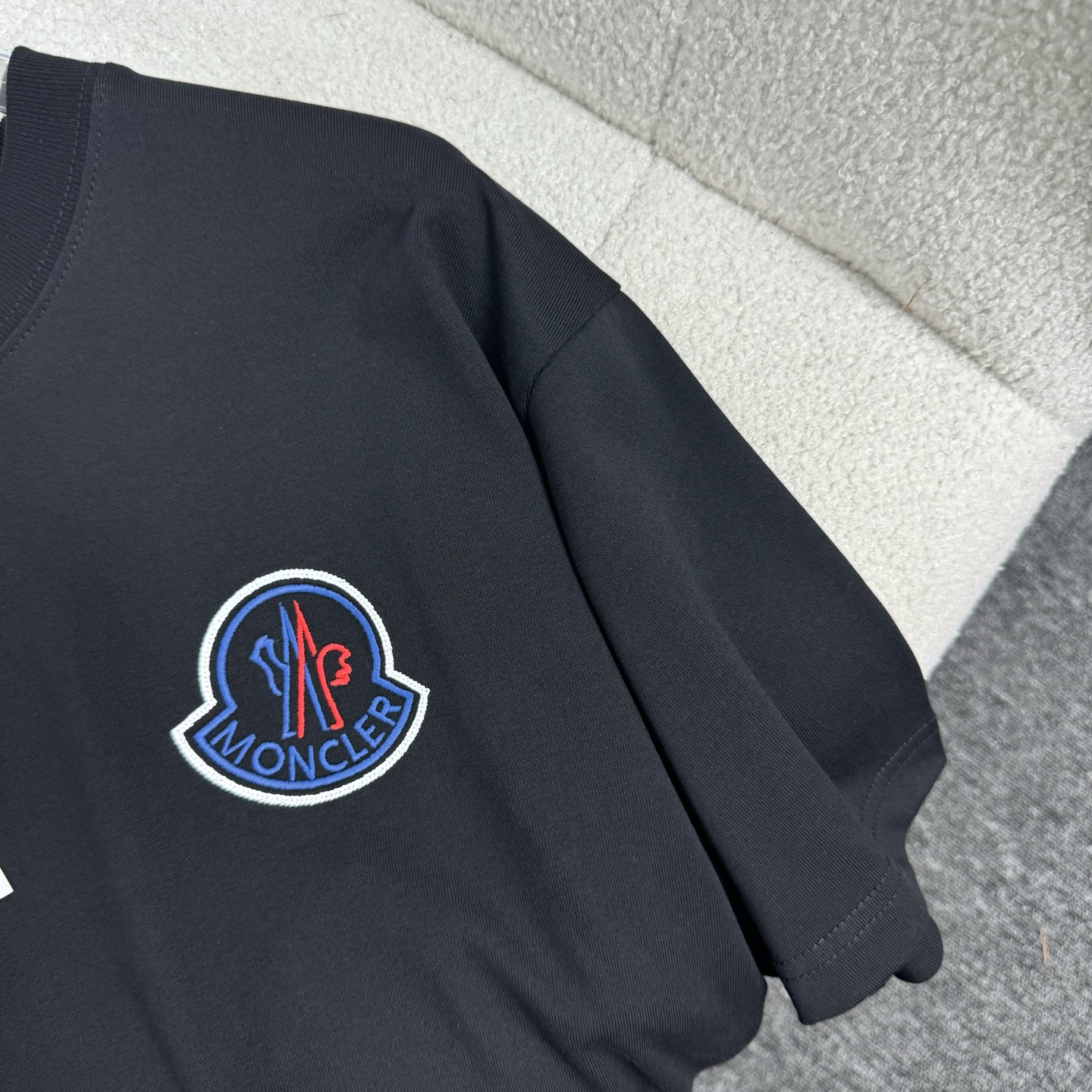 Moncler Moncler 蒙口2026ss春夏新款 270克双纱纯棉面料 圆领短袖 重工中空绣花