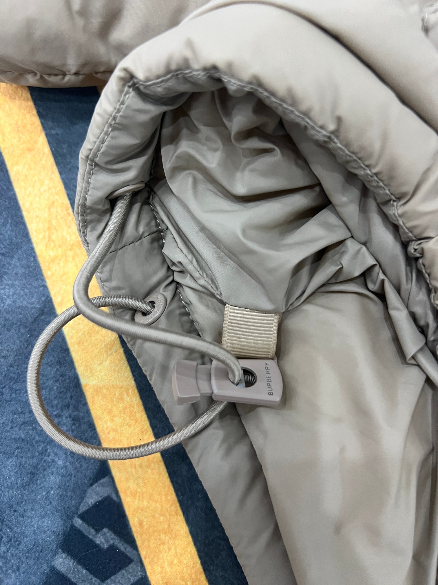 Guangzhou high-version Burberry Winter Tongyu same-style down jacket. Colors: Black. Sizes: S to XXL.-Big cat