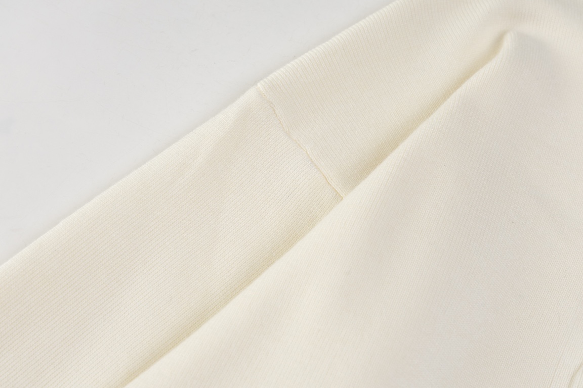 Loewe’s Zenium Hawk Collar Sweater: Soft, Smooth, Customizable Design with Unique Details - 图片 7