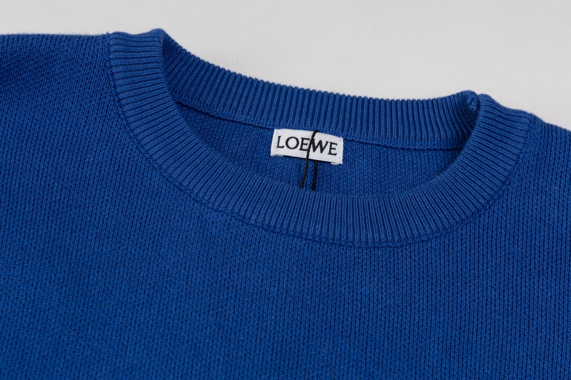 Luxury Handbags: Loewe Sweater with Unique Butterfly Logo Embroidery - 图片 5