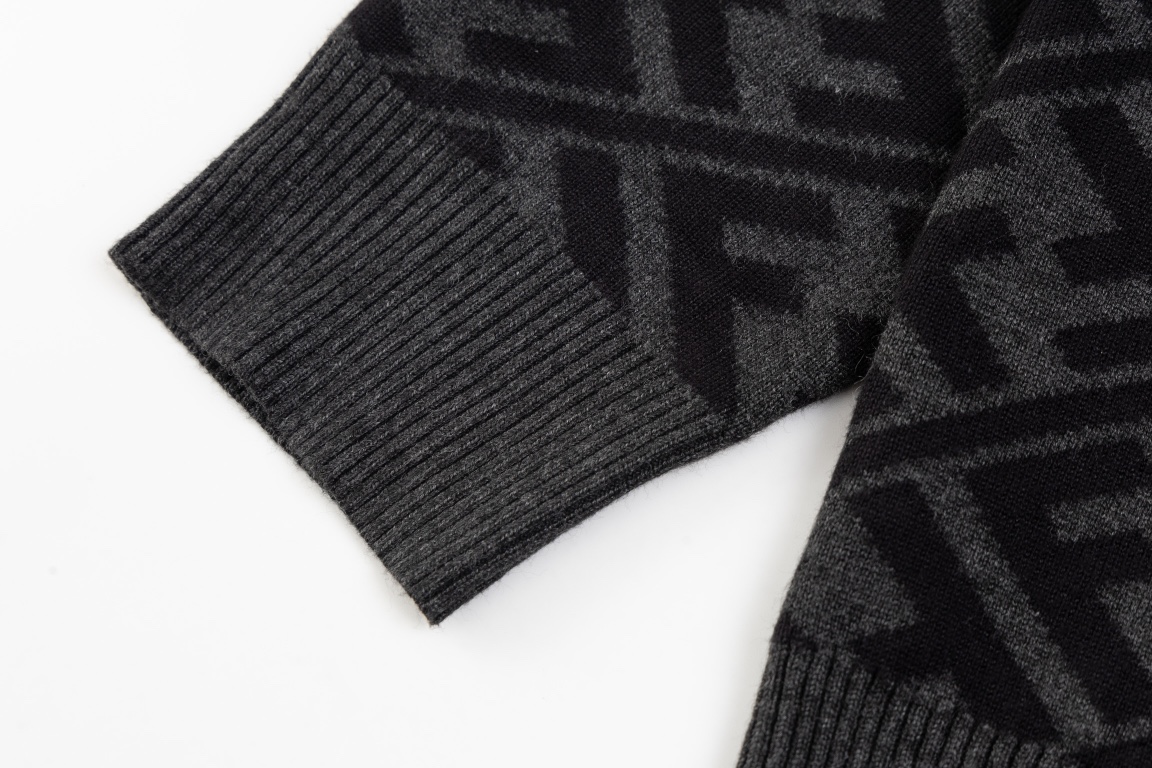 Fashion Styles with Custom Wool Fabrics for Classic Round-Collar Sweater by FENDI - 图片 8