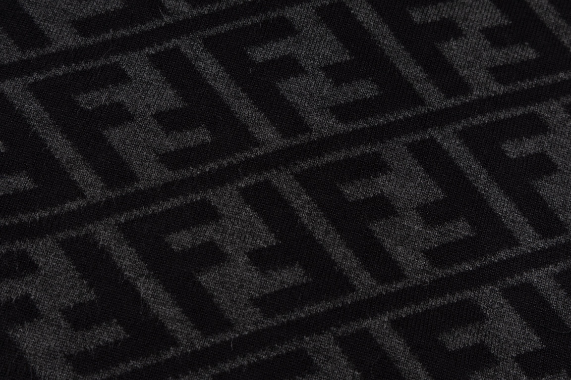 Fashion Styles with Custom Wool Fabrics for Classic Round-Collar Sweater by FENDI - 图片 7