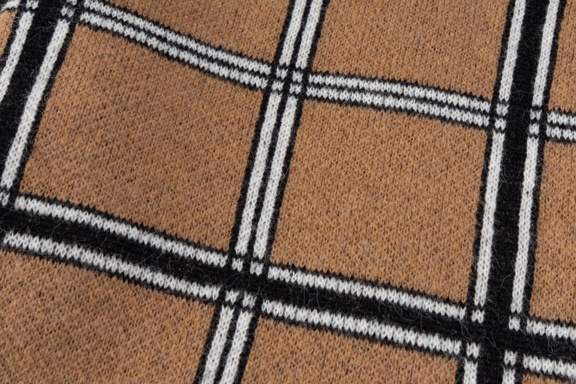 Fashion Styles with Custom Wool Fabrics for BBR’s Plaid Wool Collar Handbags - 图片 5