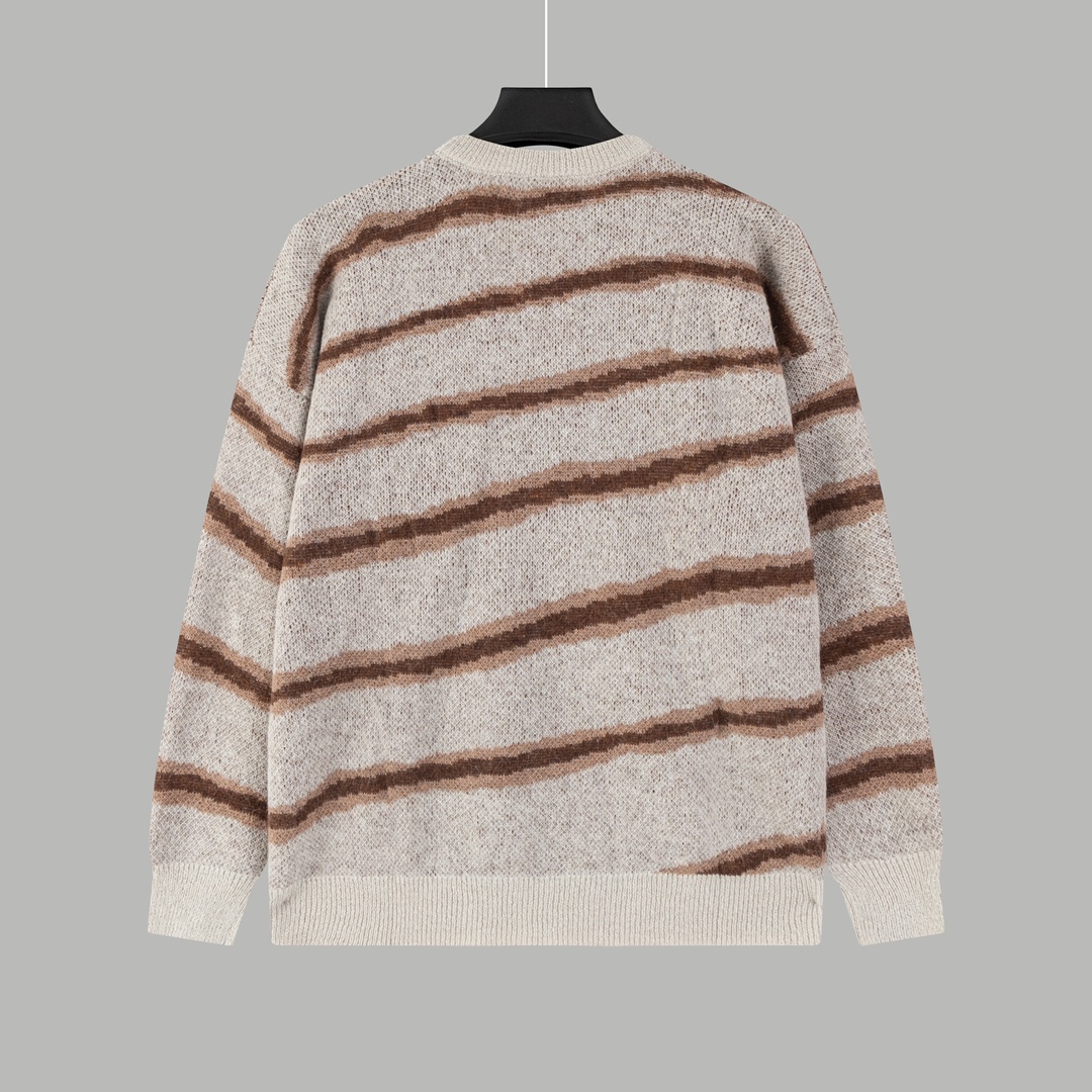 Fashion Styles with Custom Wool Fabrics by Zenium: DB Handbags and Acne Studios Sweater - 图片 3