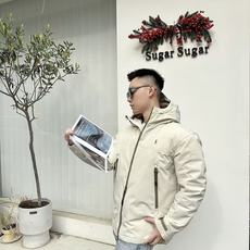 羽绒服-。 拉夫徽标连帽羽绒服 面料选用: 高密度尼龙塔夫绸密度约210T-300T,表面光滑微哑光,防风防水性能优异( 羽绒服-。 拉夫徽标连帽羽绒服 面料选用: 高密度尼龙塔夫绸密度约210T-300T,表面光滑微哑光,防风防水性能优异(