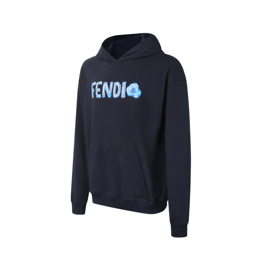 。FENDI饰刺绣连帽卫衣面料选择：选用100%棉为基底编织而成的单面鱼鳞布面料，正面为平滑的针织面，触