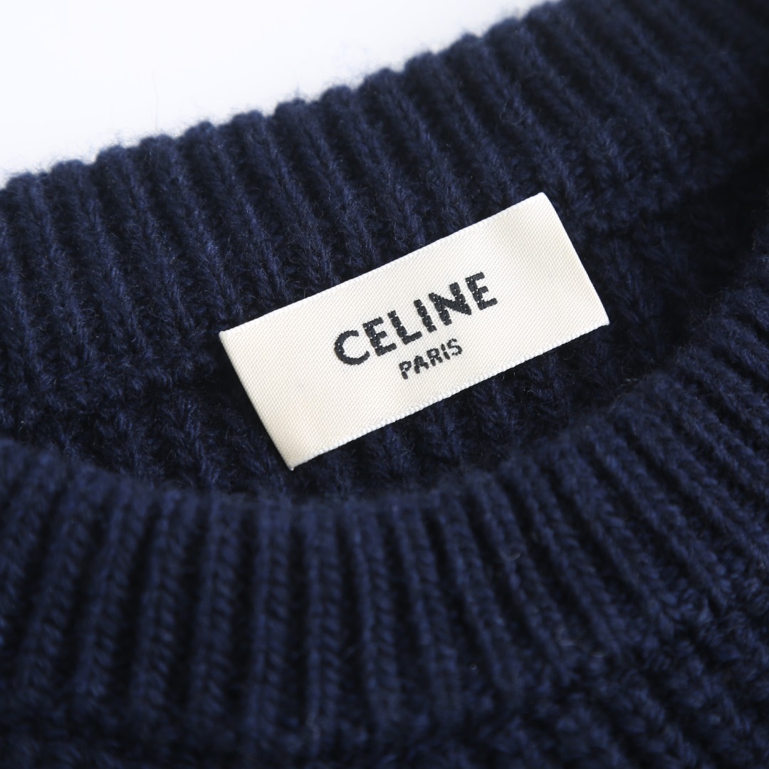 。celline标识圆领毛衣面料选择：采用超细美利奴羊毛，纤维直径仅为普通羊毛的1/3，细度接近羊绒。经