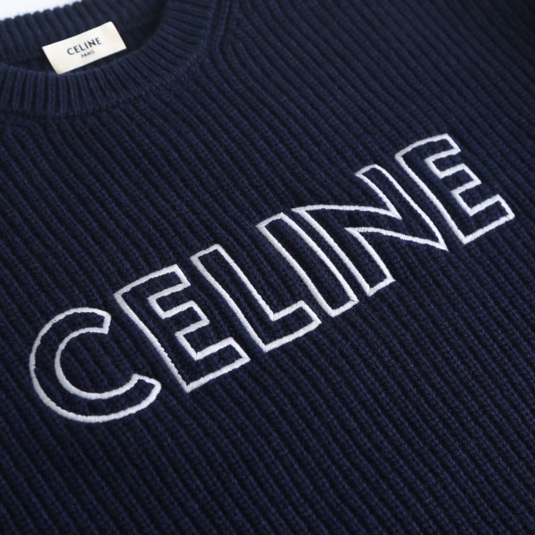 。celline标识圆领毛衣面料选择：采用超细美利奴羊毛，纤维直径仅为普通羊毛的1/3，细度接近羊绒。经