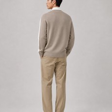 LOEWE棉质和针织拼接衬衫 面料1选择: 前片选用高支棉纱通过经密高,纬密低的织造工艺制成轻薄且具有极佳透气性的面料。 LOEWE棉质和针织拼接衬衫 面料1选择: 前片选用高支棉纱通过经密高,纬密低的织造工艺制成轻薄且具有极佳透气性的面料。