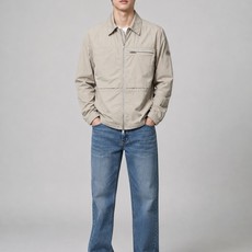 Goose kn饰标翻领夹克 面料选择: 这款翻领夹克采用57%再生尼龙+40%棉+3%弹性纤维混纺面料,面料与内衬同质 Goose kn饰标翻领夹克 面料选择: 这款翻领夹克采用57%再生尼龙+40%棉+3%弹性纤维混纺面料,面料与内衬同质