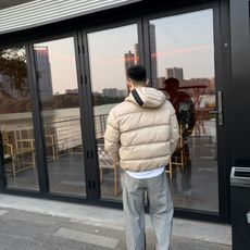 羽绒服-。Monc刀锋武士口袋连帽羽绒服 面料选择: 面料与里料均采用100%聚酰胺纤维(锦纶)打造,高密度织造布面细 羽绒服-。Monc刀锋武士口袋连帽羽绒服 面料选择: 面料与里料均采用100%聚酰胺纤维(锦纶)打造,高密度织造布面细
