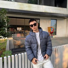 羽绒服-。Monc刀锋武士口袋连帽羽绒服 面料选择: 面料与里料均采用100%聚酰胺纤维(锦纶)打造,高密度织造布面细 羽绒服-。Monc刀锋武士口袋连帽羽绒服 面料选择: 面料与里料均采用100%聚酰胺纤维(锦纶)打造,高密度织造布面细