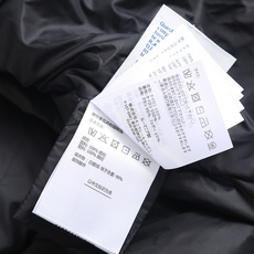 羽绒服-。Monc刀锋武士口袋连帽羽绒服 面料选择: 面料与里料均采用100%聚酰胺纤维(锦纶)打造,高密度织造布面细 羽绒服-。Monc刀锋武士口袋连帽羽绒服 面料选择: 面料与里料均采用100%聚酰胺纤维(锦纶)打造,高密度织造布面细