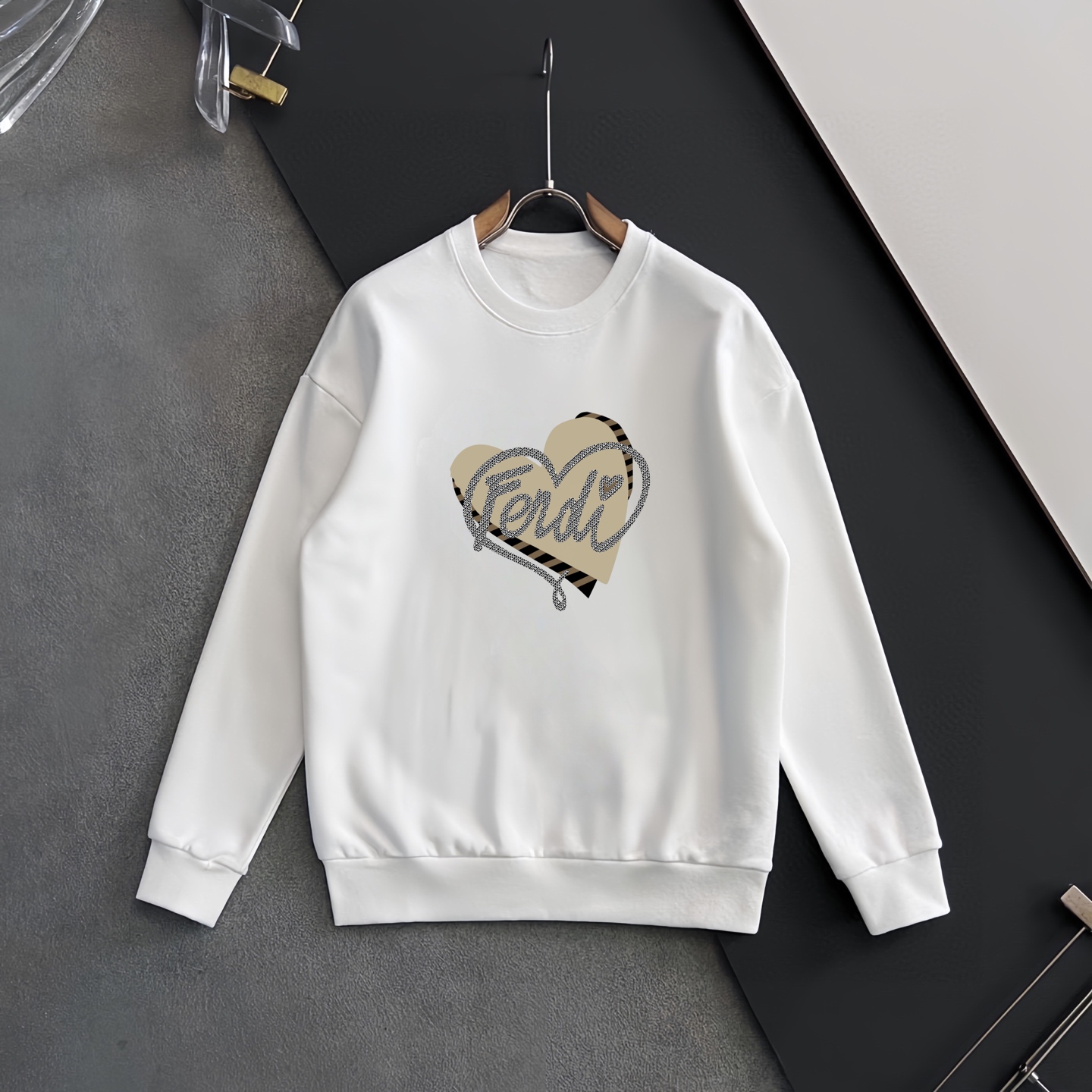 FENDI 芬迪 個性デザイン クラシック衛衣 400gピュアコットン