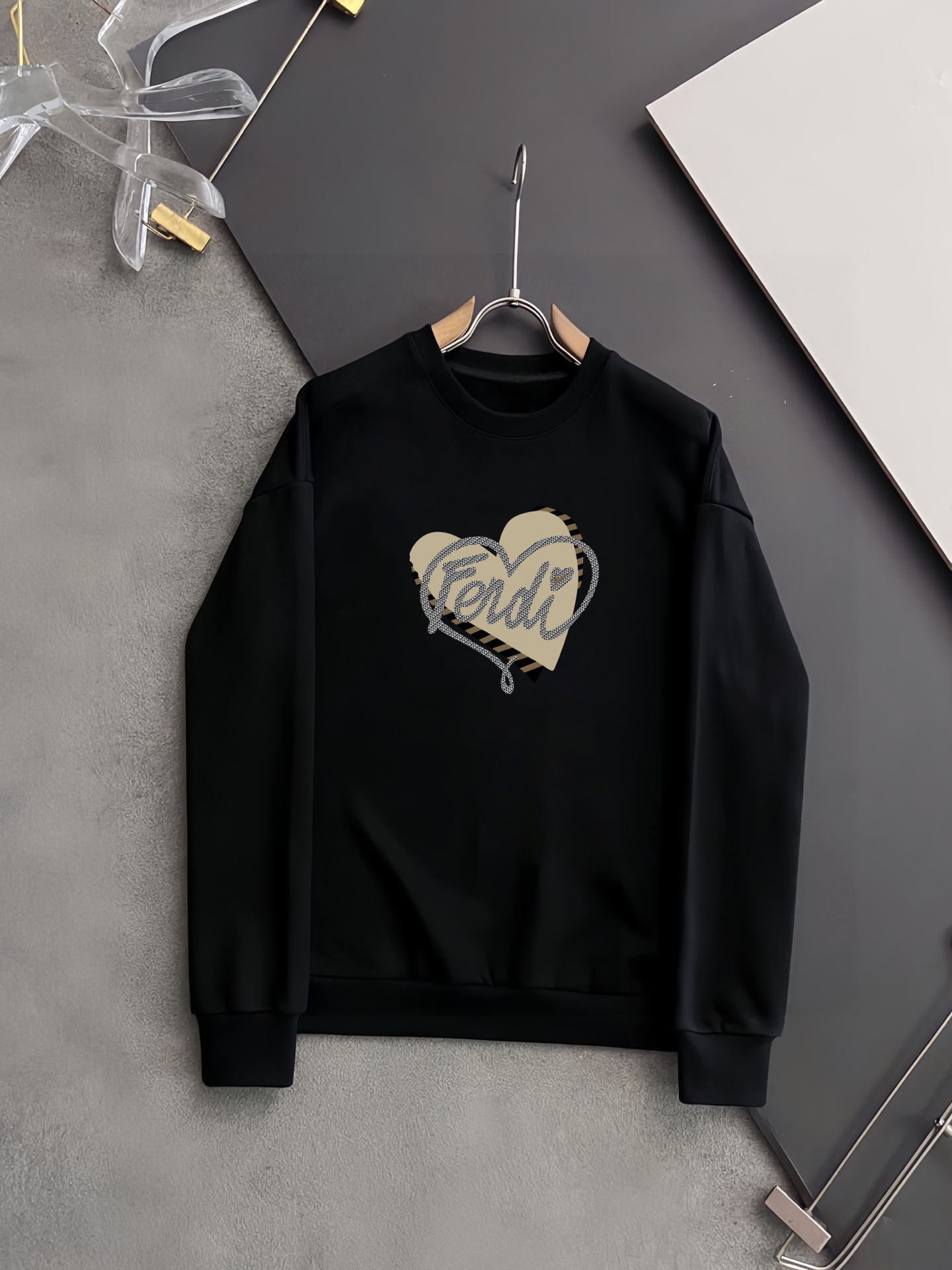 FENDI 芬迪 個性クラシックデザイン ウェア