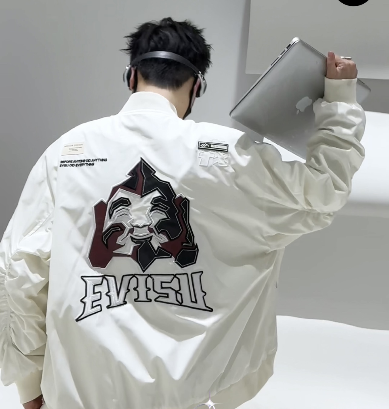 Luxury Evisu Buddha Flight Jacket: Detailed Features and Design Summary - 图片 4