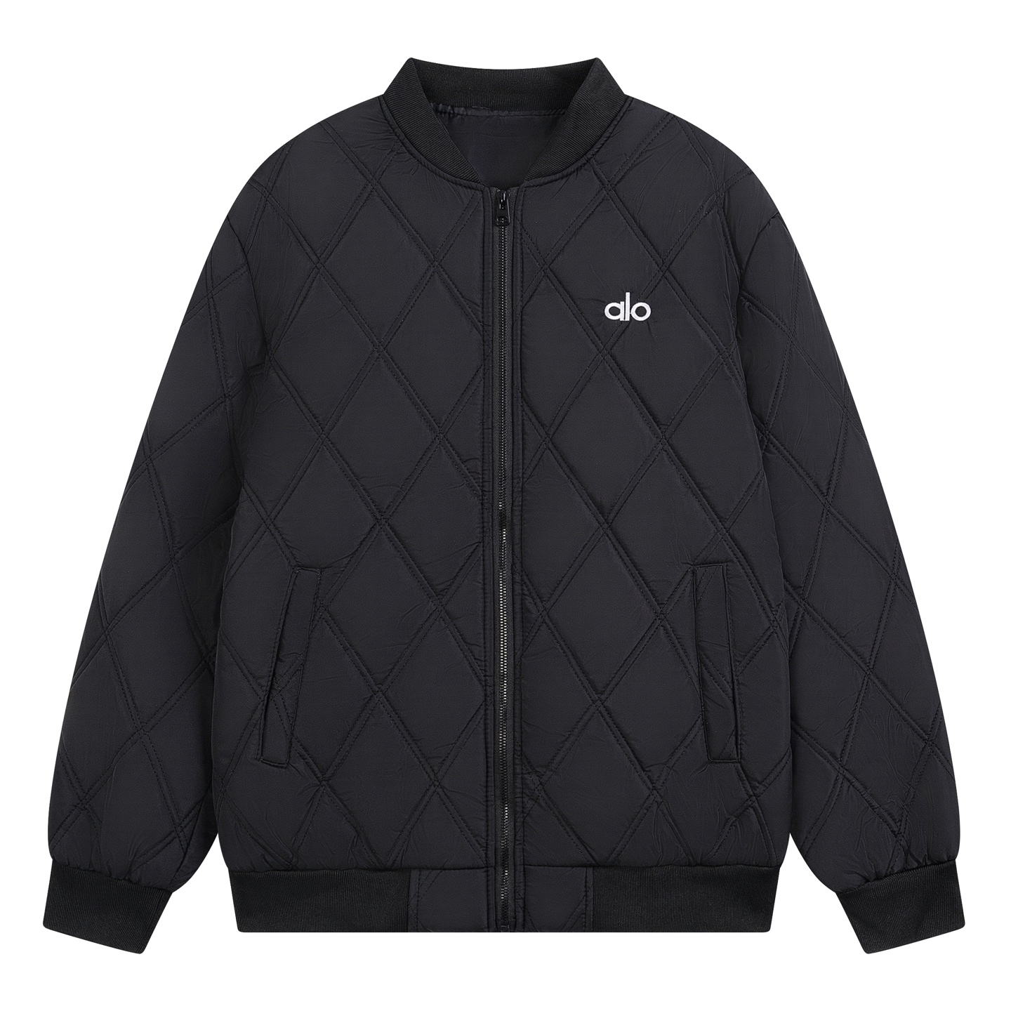 alo25年秋冬新款刺绣菱形夹克加厚外套棉衣 秋冬专柜新款休闲时尚夹克加厚外套!超前卫设计风格 细腻舒适 穿着非常轻便不易起皱.前后万针刺绣设计多重重工艺 整体的设计颇具视觉感,上身休闲有型,有一定的挺括度,绝对走在时尚最尖端的气质感推荐,都市休闲必备秋冬单品,男女情侣装 颜色:黑色