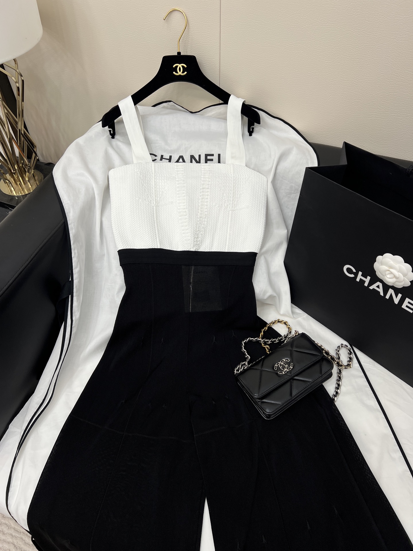 Stylish Black-and-White Wide-Legged Dress: P1472 Review